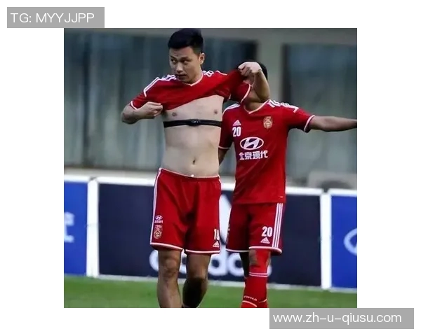 满身纹身的国足球星深度剖析他的人生经历与球场风采 满身纹身的国足球星深度剖析他的人生经历与球场风采